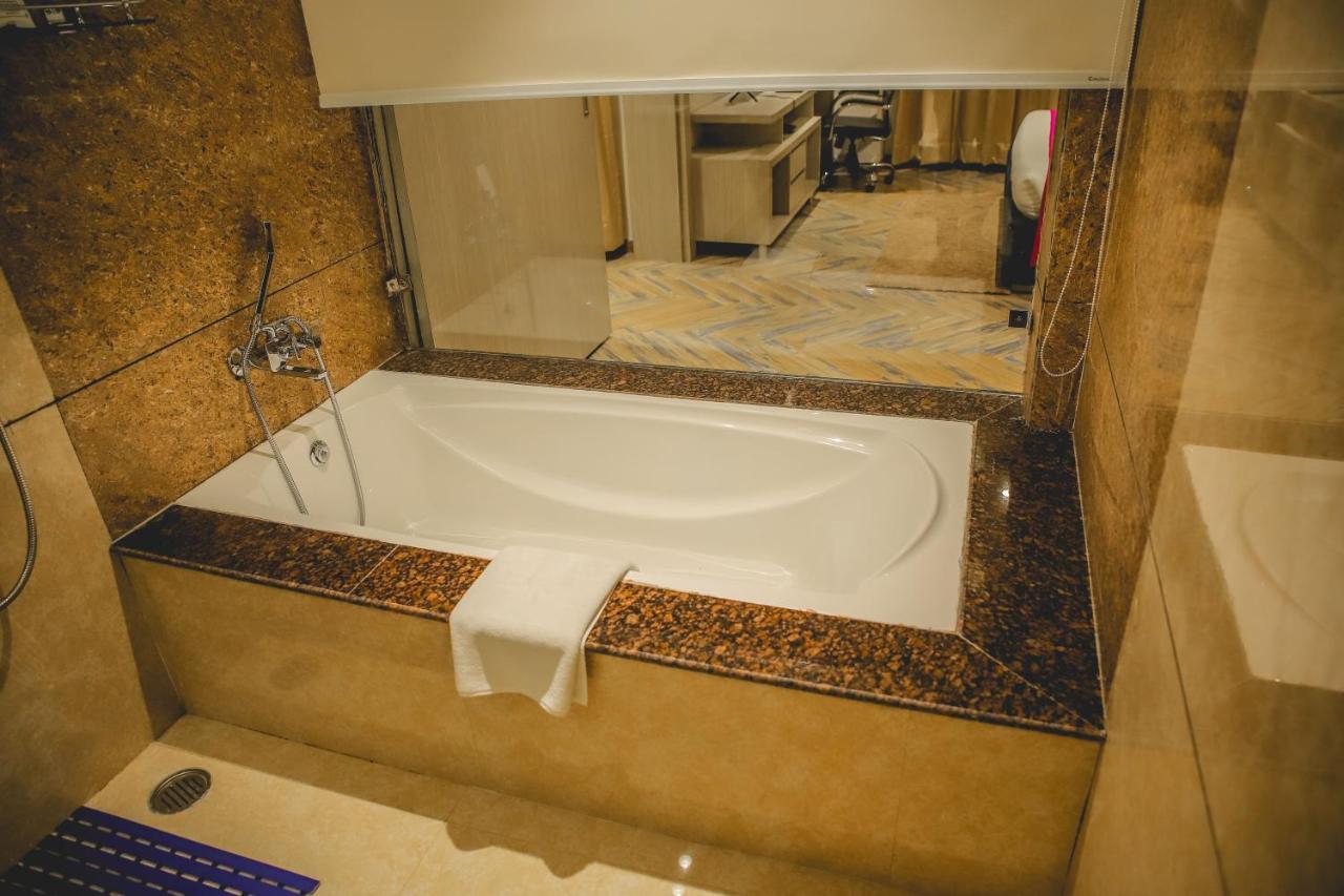 Pānīpat The Orlov Hotel מראה חיצוני תמונה