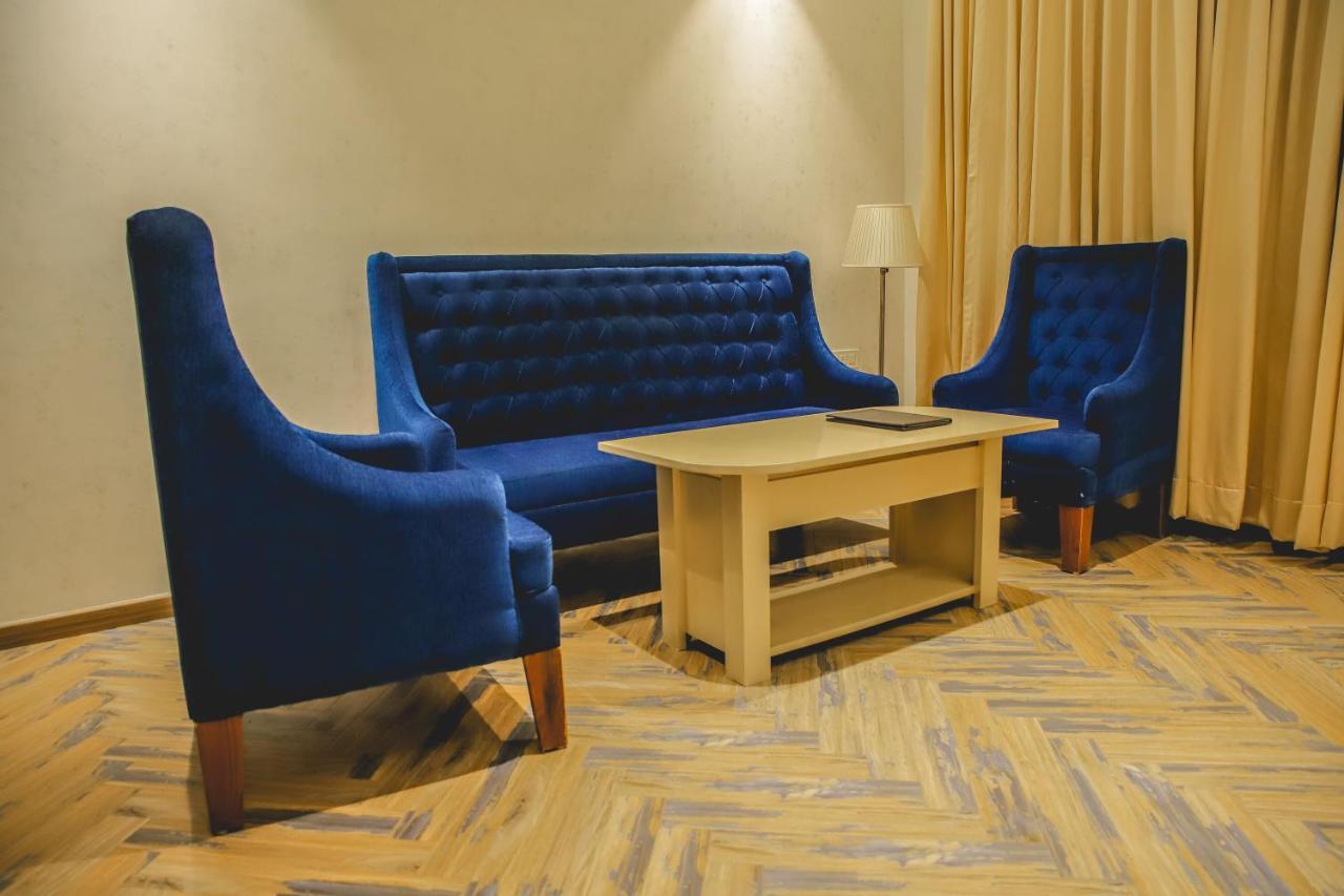 Pānīpat The Orlov Hotel מראה חיצוני תמונה