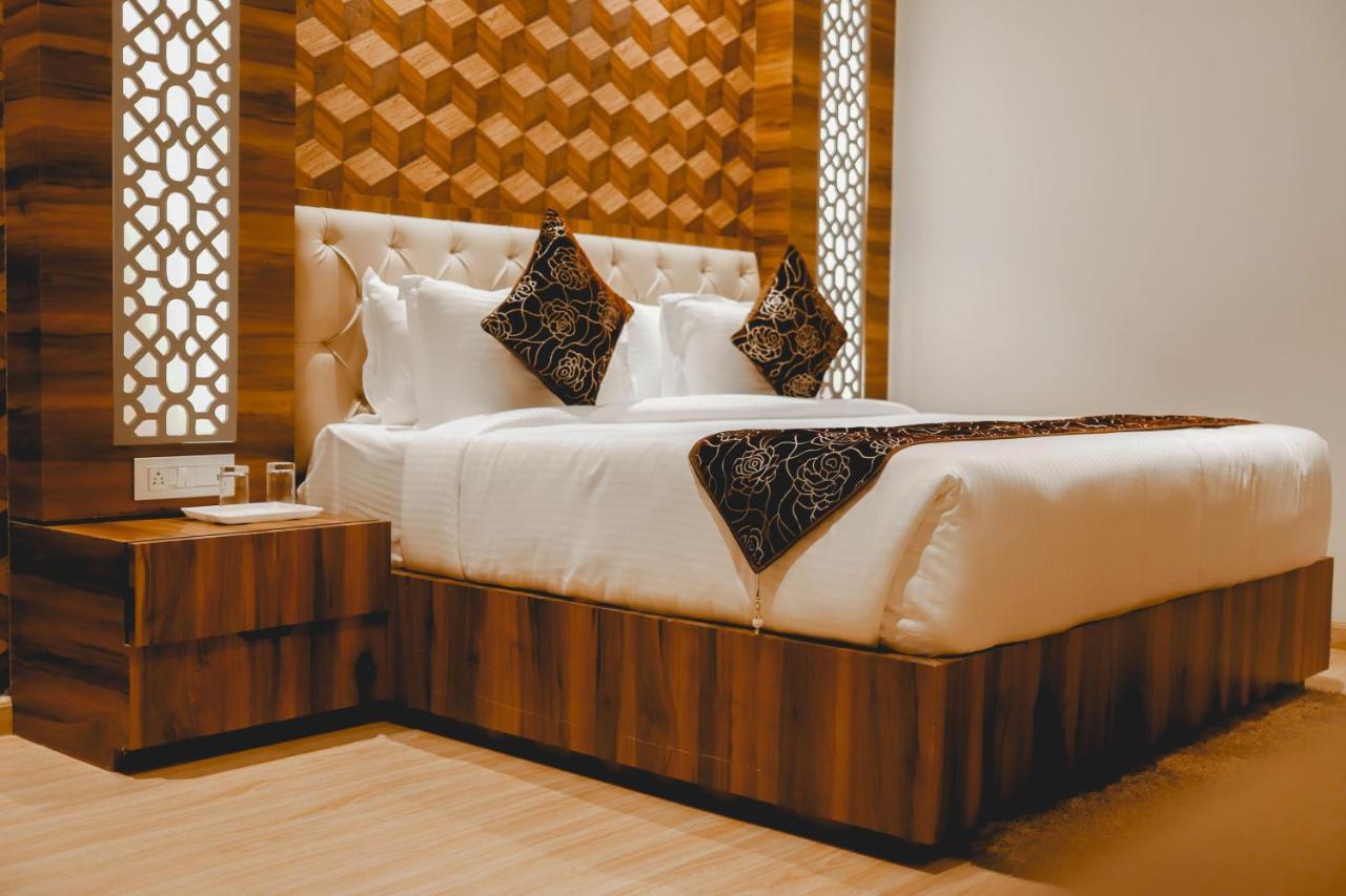 Pānīpat The Orlov Hotel מראה חיצוני תמונה
