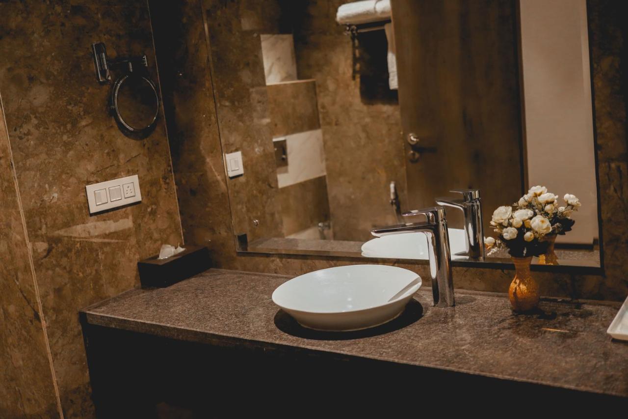 Pānīpat The Orlov Hotel מראה חיצוני תמונה